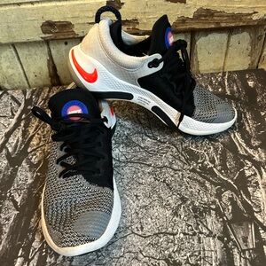 Nike Joyride Run Flyknit unisex 
8 mens /10 womans /EUR 41